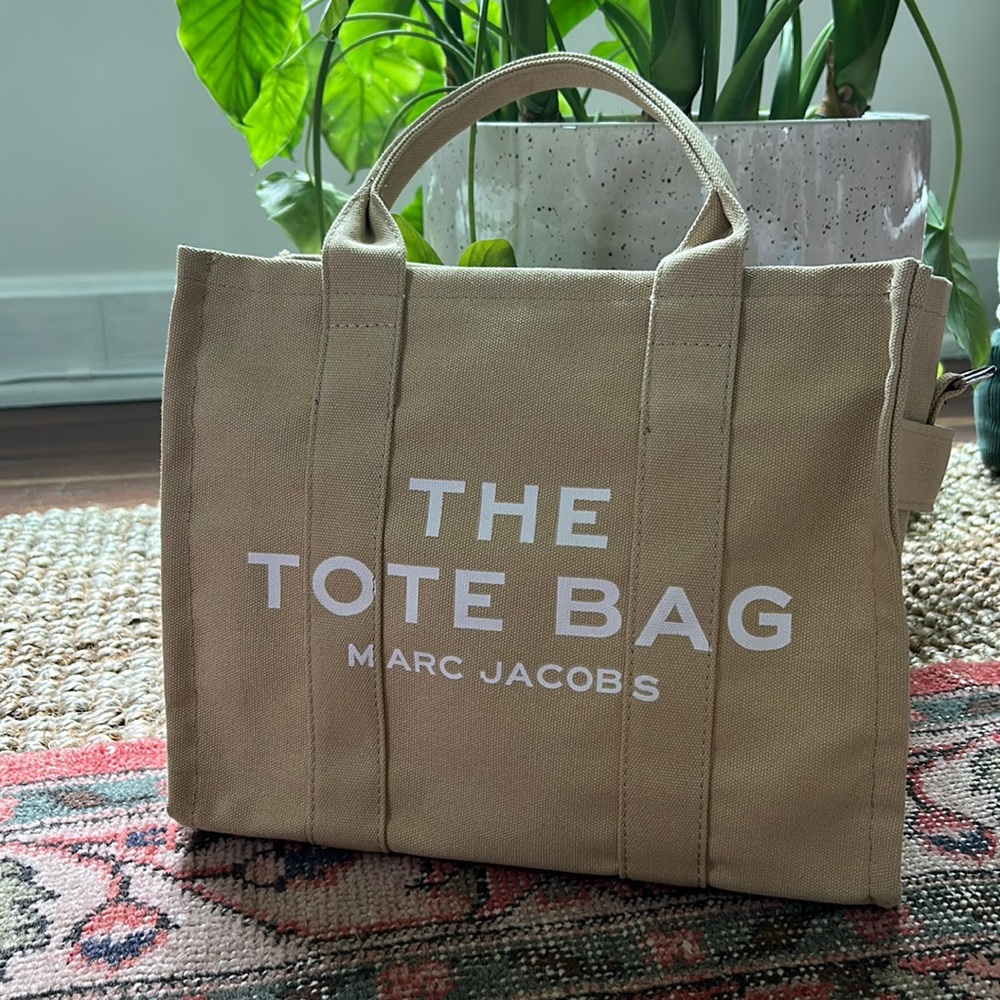 Beige tote bag